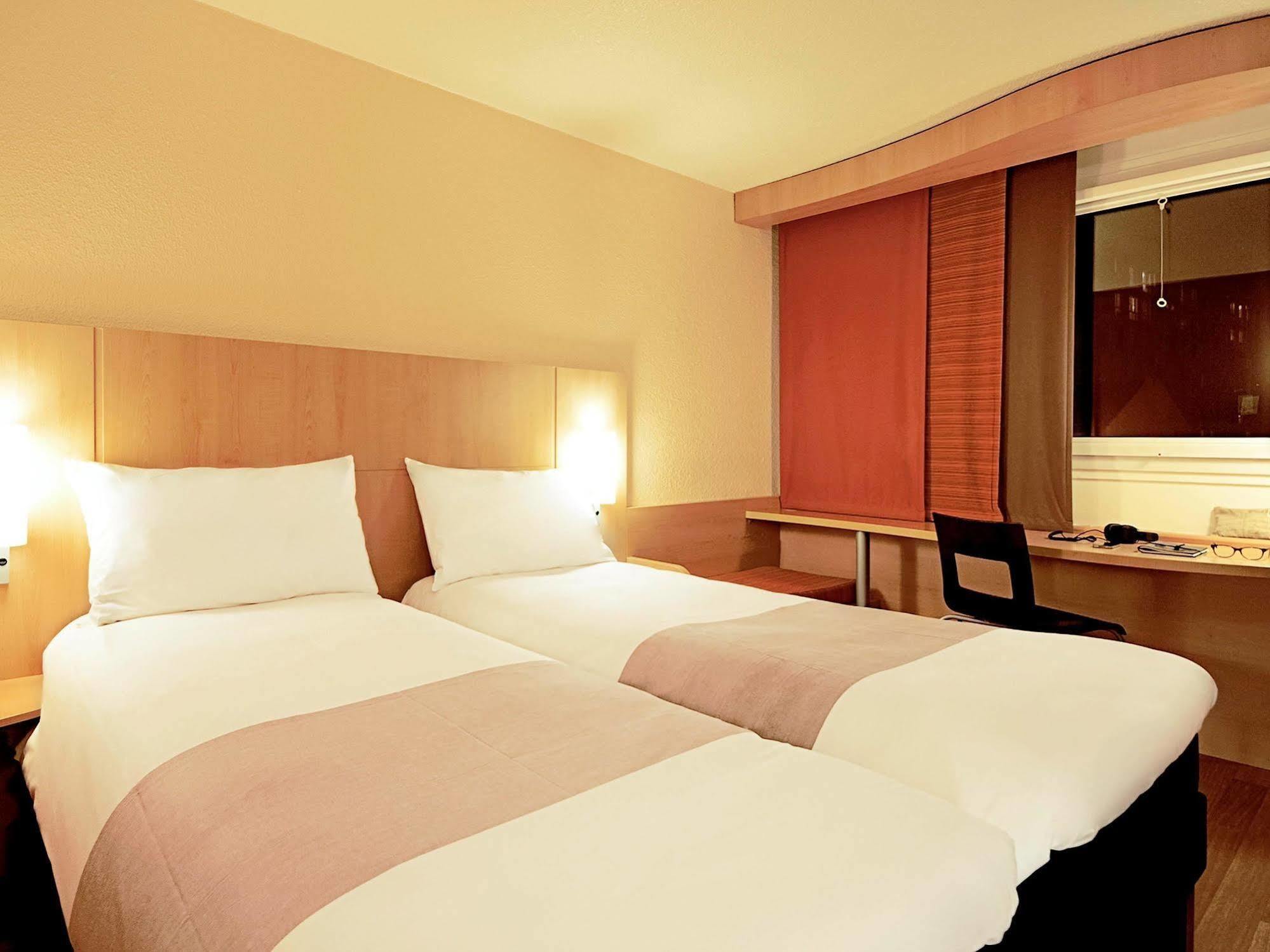 होटल Ibis Centre Gare Geneva